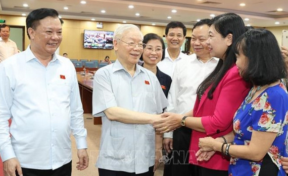 Tổng B&iacute; thư Nguyễn Ph&uacute; Trọng tiếp x&uacute;c cử tri H&agrave; Nội sau Kỳ họp thứ tư, Quốc hội kh&oacute;a XV
