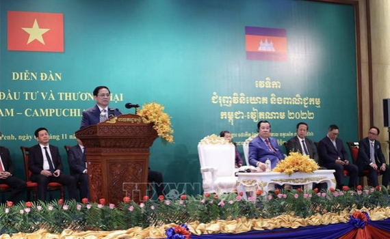 Thủ tướng Phạm Minh Ch&iacute;nh c&ugrave;ng Thủ tướng Campuchia Hun Sen dự Diễn đ&agrave;n x&uacute;c tiến đầu tư v&agrave; thương mại Việt Nam &ndash; Campuchia