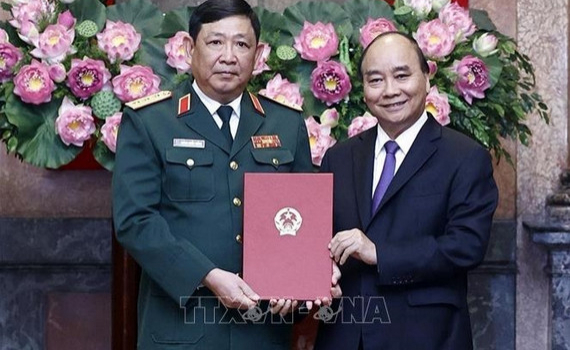 Chủ tịch nước trao Quyết định thăng qu&acirc;n h&agrave;m Thượng tướng cho Ph&oacute; Tổng Tham mưu trưởng Qu&acirc;n đội nh&acirc;n d&acirc;n Việt Nam