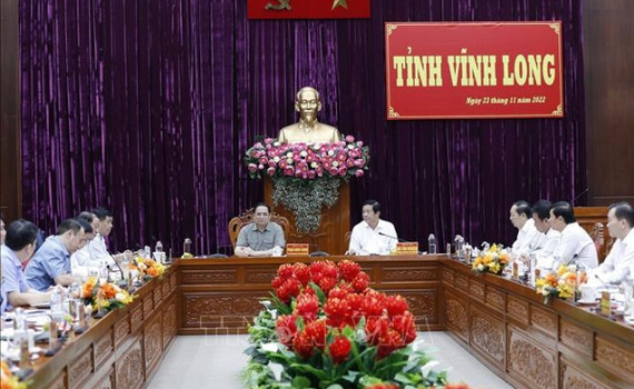 Thủ tướng Ch&iacute;nh phủ Phạm Minh Ch&iacute;nh: Vĩnh Long cần mạnh mẽ, tự tin, bản lĩnh, quyết liệt, quyết đo&aacute;n hơn nữa