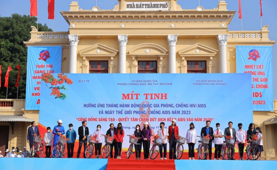 Việt Nam quyết t&acirc;m kết th&uacute;c bệnh AIDS v&agrave;o năm 2030
