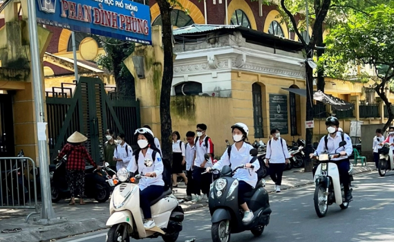 An to&agrave;n giao th&ocirc;ng: Bảo đảm an to&agrave;n giao th&ocirc;ng cho học sinh
