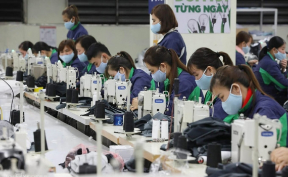 Mỗi lao động Việt Nam l&agrave;m ra gần 172 triệu đồng một năm