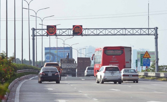 R&agrave; so&aacute;t cao tốc để n&acirc;ng tốc độ l&ecirc;n 90km/h