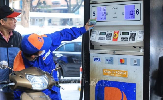 Đại l&yacute; b&aacute;n lẻ xăng dầu chỉ được k&yacute; hợp đồng l&agrave;m đại l&yacute; b&aacute;n lẻ cho tối đa 3 thương nh&acirc;n