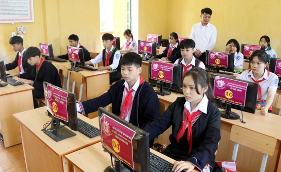 Khắc phục những biểu hiện lệch lạc trong học tập, nghi&ecirc;n cứu, vận dụng tư tưởng Hồ Ch&iacute; Minh