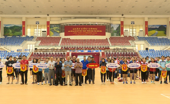 Khai mạc Giải cầu l&ocirc;ng c&aacute;c CLB c&uacute;p Ph&aacute;t thanh - Truyền h&igrave;nh tỉnh Ninh B&igrave;nh năm 2023