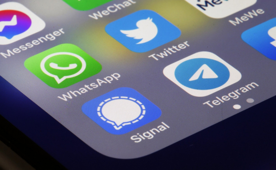 Ph&aacute;p cấm nh&acirc;n vi&ecirc;n ch&iacute;nh phủ sử dụng WhatsApp, Telegram, Signal