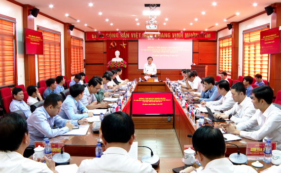 Đồng ch&iacute; B&iacute; thư Tỉnh ủy Đo&agrave;n Minh Huấn l&agrave;m việc với huyện Nho Quan
