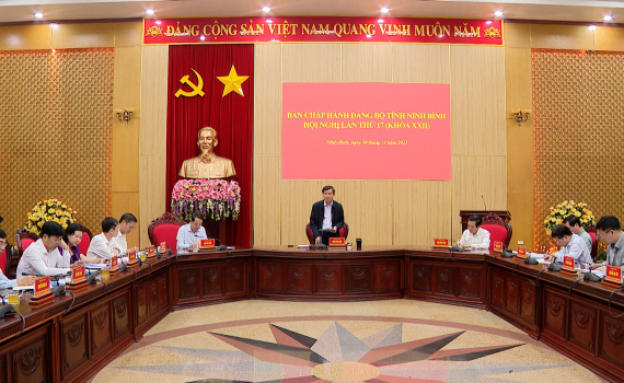 Hội nghị Ban Chấp h&agrave;nh Đảng bộ tỉnh lần thứ 17