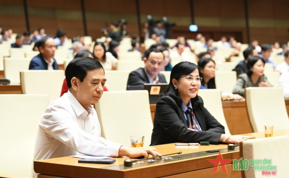 Kỳ họp thứ s&aacute;u, Quốc hội kh&oacute;a XV: Quốc hội th&ocirc;ng qua Luật Quản l&yacute;, bảo vệ c&ocirc;ng tr&igrave;nh quốc ph&ograve;ng v&agrave; khu qu&acirc;n sự với tỷ lệ t&aacute;n th&agrave;nh cao