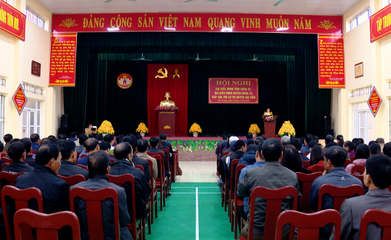 Đại biểu HĐND tỉnh tiếp x&uacute;c với cử tri huyện Gia Viễn