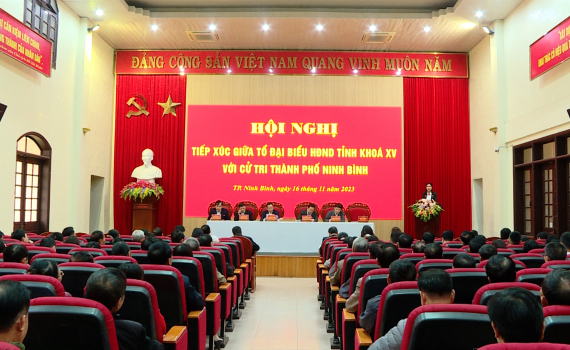 Đại biểu HĐND tỉnh kho&aacute; XV tiếp x&uacute;c với cử tri th&agrave;nh phố Ninh B&igrave;nh 