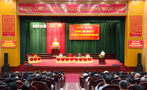Thường trực Huyện ủy Gia Viễn đối thoại với c&aacute;n bộ, hội vi&ecirc;n n&ocirc;ng d&acirc;n