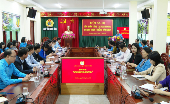 Li&ecirc;n đo&agrave;n Lao động tỉnh tập huấn c&ocirc;ng t&aacute;c văn ph&ograve;ng, thi đua khen thưởng năm 2024