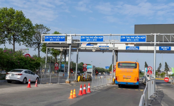 S&acirc;n bay Nội B&agrave;i chạy thử 3 l&agrave;n thu ph&iacute; kh&ocirc;ng dừng cho &ocirc; t&ocirc;