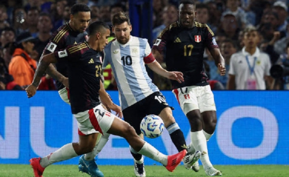 V&ograve;ng loại World Cup 2026: Messi kiến tạo, Martinez lập si&ecirc;u phẩm v&agrave;o lưới Peru