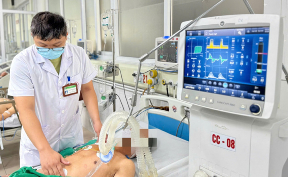 Người đ&agrave;n &ocirc;ng nguy kịch do mắc uốn v&aacute;n, nghi từ nguy&ecirc;n nh&acirc;n kh&ocirc;ng ngờ