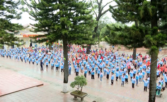 Đổi mới gi&aacute;o dục gắn với x&acirc;y dựng trường học hạnh ph&uacute;c