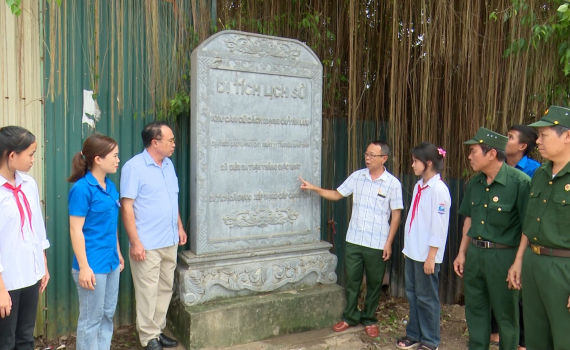 Nho Quan quan t&acirc;m gi&aacute;o dục truyền thống lịch sử cho thế hệ trẻ