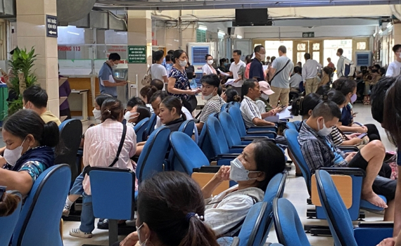 Bỏ giấy chuyển tuyến bệnh hiểm ngh&egrave;o để người d&acirc;n bớt khổ