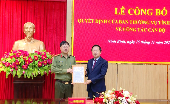 C&ocirc;ng bố Quyết định của Ban Thường vụ Tỉnh ủy về c&ocirc;ng t&aacute;c c&aacute;n bộ tại C&ocirc;ng an tỉnh