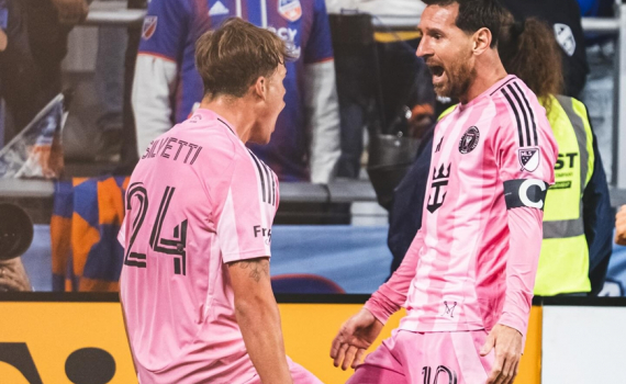 Tin thể thao (25-11): Messi nới rộng khoảng c&aacute;ch với Ronaldo, MU thua trong thế hơn người