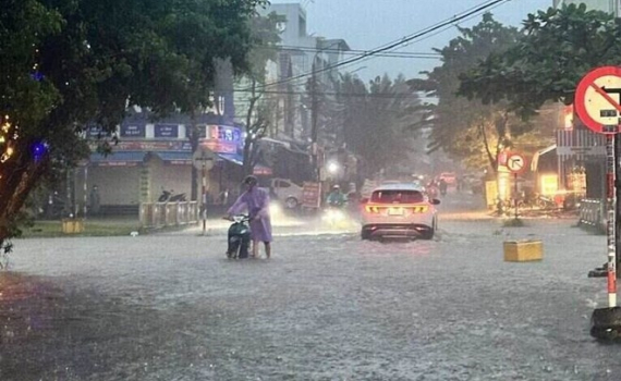 Thời tiết h&ocirc;m nay (8-11): Mưa lớn từ Thanh H&oacute;a đến Bắc Quảng Trị