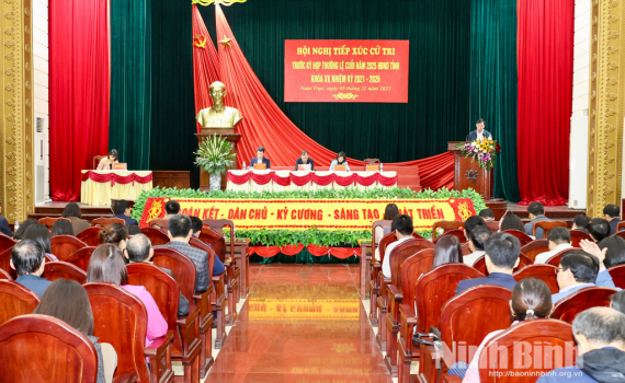 Đồng ch&iacute; L&ecirc; Quốc Chỉnh, Ph&oacute; B&iacute; thư Tỉnh ủy, Chủ tịch HĐND tỉnh tiếp x&uacute;c cử tri c&aacute;c x&atilde; Nam Trực, Nam Minh, Nam Đồng, Nam Ninh, Nam Hồng