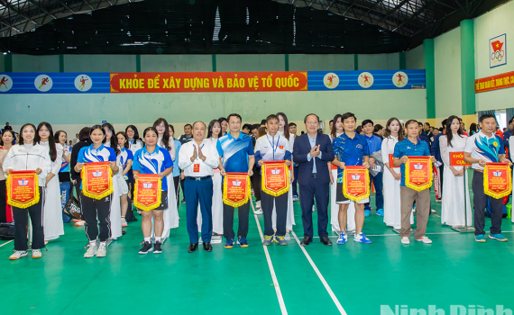 Giải thể thao c&aacute;n bộ, gi&aacute;o vi&ecirc;n, nh&acirc;n vi&ecirc;n khối c&aacute;c đơn vị trực thuộc Sở Gi&aacute;o dục v&agrave; Đ&agrave;o tạo năm 2025