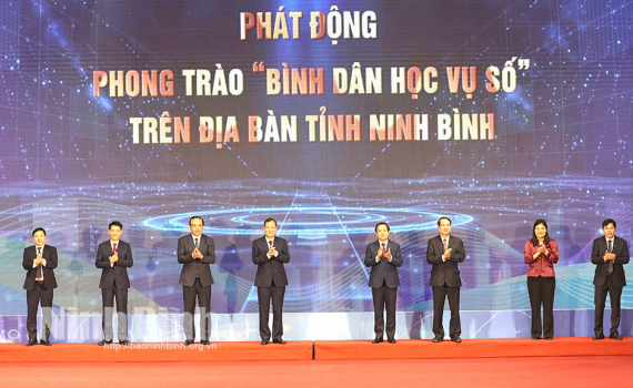 UBND tỉnh ph&aacute;t động Phong tr&agrave;o &ldquo;B&igrave;nh d&acirc;n học vụ số&rdquo;