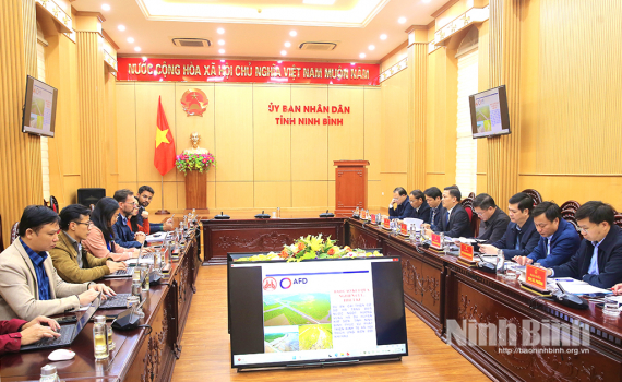 L&atilde;nh đạo UBND tỉnh l&agrave;m việc với Cơ quan Ph&aacute;t triển Ph&aacute;p (AFD) về dự &aacute;n đưa nước ngọt xuống v&ugrave;ng hạ du Kim Sơn