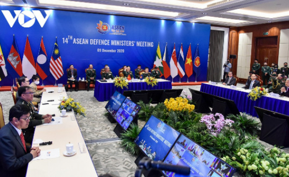 Bộ trưởng Quốc ph&ograve;ng ASEAN cam kết duy tr&igrave; trật tự khu vực dựa tr&ecirc;n luật ph&aacute;p quốc tế