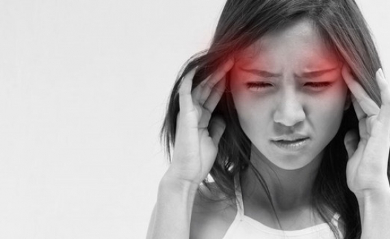 Đau nửa đầu migraine c&oacute; thế g&acirc;y đột quỵ ở người trẻ