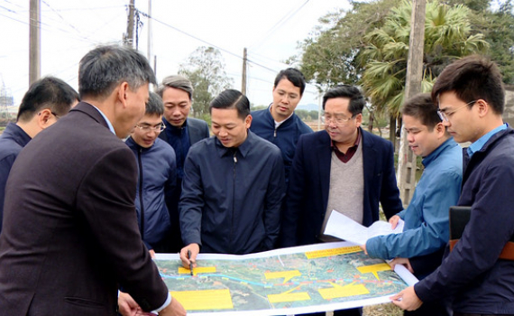 Đồng ch&iacute; Nguyễn Cao Sơn kiểm tra c&ocirc;ng t&aacute;c GPMB dự &aacute;n đường cao tốc Bắc - Nam
