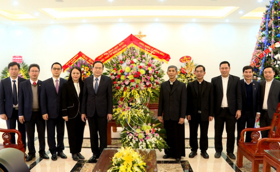 Đồng ch&iacute; Trần Thanh Mẫn ch&uacute;c mừng Gi&aacute;ng sinh tại Gi&aacute;o phận Ph&aacute;t Diệm