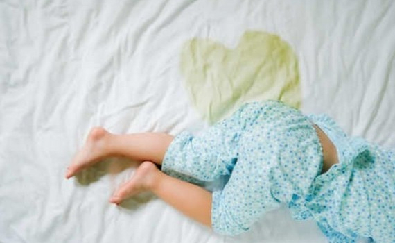 Nguy&ecirc;n nh&acirc;n v&agrave; giải ph&aacute;p điều trị chứng &ldquo;đ&aacute;i dầm&rdquo; ở trẻ