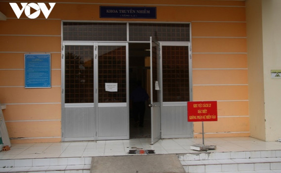 Nữ h&agrave;nh kh&aacute;ch đi c&ugrave;ng chuyến xe với BN1440 dương t&iacute;nh với SARS-CoV-2