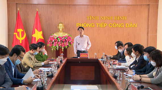 Đồng chí Trần Song Tùng, Phó Chủ tịch UBND tỉnh phát biểu tại hội nghị.