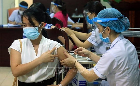 Người bị nhiễm Covid-19 khỏi bệnh ti&ecirc;m mũi 3 như thế n&agrave;o?