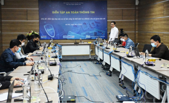Bộ Th&ocirc;ng tin v&agrave; Truyền th&ocirc;ng tổ chức "Diễn tập ứng cứu sự cố tấn c&ocirc;ng từ chối dịch vụ cho cơ quan b&aacute;o ch&iacute;"
