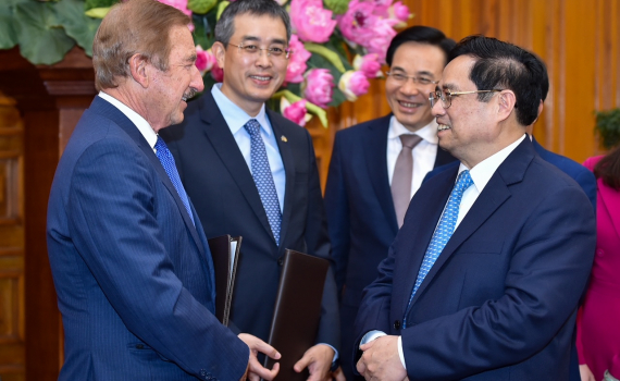 Thủ tướng th&uacute;c đẩy thỏa thuận giảm 1 tỷ USD chi ph&iacute; cho Vietnam Airlines