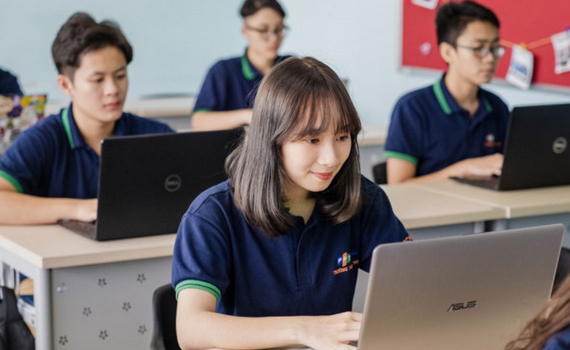 Nh&igrave;n lại ng&agrave;nh gi&aacute;o dục năm 2021: Chuyển đổi số - c&uacute; h&iacute;ch l&agrave;m thay đổi tư duy gi&aacute;o dục