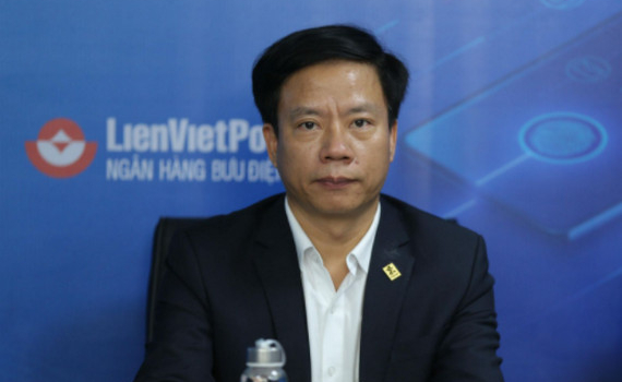 Người d&acirc;n n&ecirc;n chuyển đổi thẻ chip gi&uacute;p giao dịch an to&agrave;n hơn
