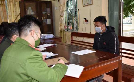 Phạt tiền 8 triệu đồng đối tượng đăng tin quảng c&aacute;o, rao b&aacute;n v&agrave; sử dụng tr&aacute;i ph&eacute;p vũ kh&iacute;