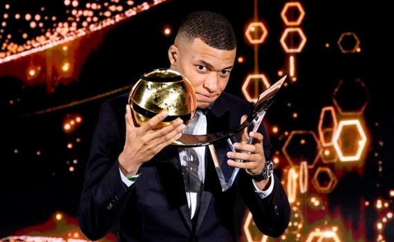 Vượt Ronaldo v&agrave; Messi, Mbappe thắng giải Globe Soccer Awards 2021