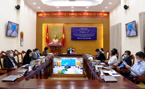 Phi&ecirc;n to&agrave;n thể Diễn đ&agrave;n cấp cao về C&ocirc;ng nghiệp 4.0