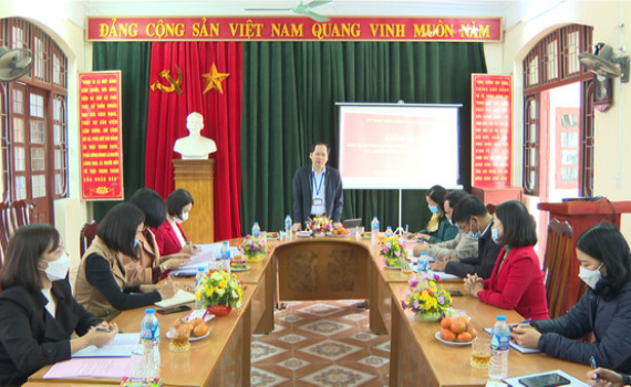 Kiểm tra phổ cập gi&aacute;o dục, x&oacute;a m&ugrave; chữ tại huyện Y&ecirc;n Kh&aacute;nh, Nho Quan