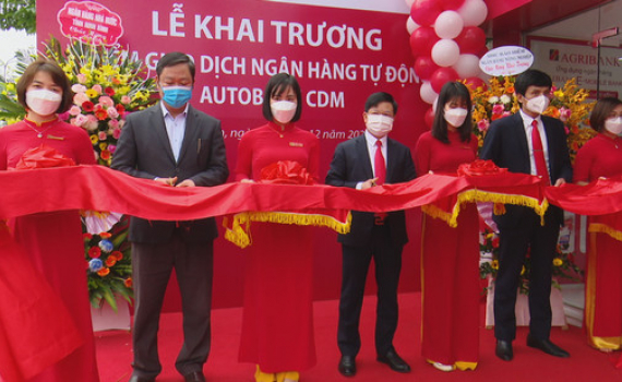 Khai trương điểm giao dịch ng&acirc;n h&agrave;ng tự động 
