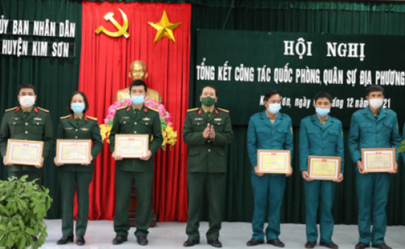 Kim Sơn triển khai nhiệm vụ c&ocirc;ng t&aacute;c quốc ph&ograve;ng, qu&acirc;n sự địa phương năm 2022